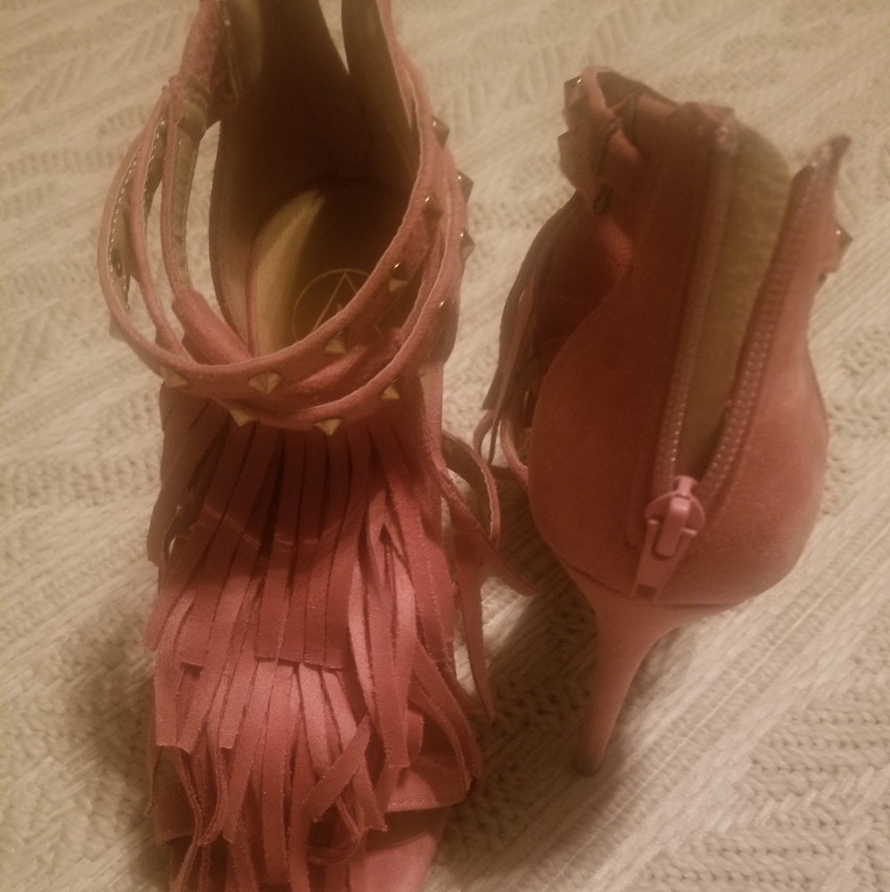 Heels - Picture 2 of 6